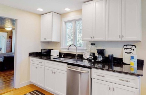 West Harwich House | Coastal cottage close to beaches and town - private yard, W/D, & new renovations