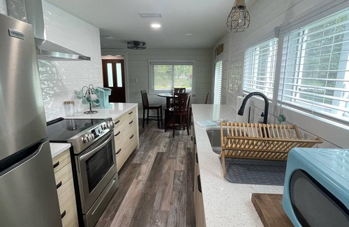 Innerarity Heights House | Coastal Cottage Retreat/Foosball table/Firepit/4 min to beach/Pets OK