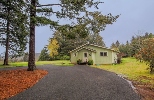 Bandon House | Coastal Escape: Gorgeous 4-Bed Home in Bandon