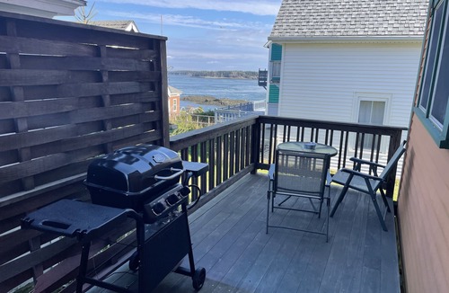 Eastport Apartment | Coastal Gem historic Eastport Water Street walk to shops, restaurants, galleries