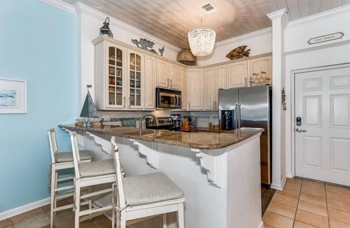 Pensacola Beach Condo | Come stay at guest favorite-Salty Kisses on the Beach!