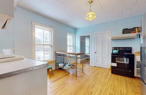 Weston House | Comfortable in-town house, dog-friendly, river view, w/d, TV w/Roku, wifi,