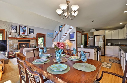 Killington House | Cortina Mountain Chalet - Outdoor Hot Tub - Close to Pico and Killington Mountains