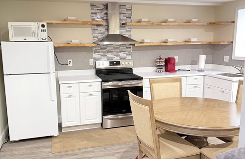 Templeton House | Country house with Private 3br & basement 3.5 bath near Trail,golf park & stores