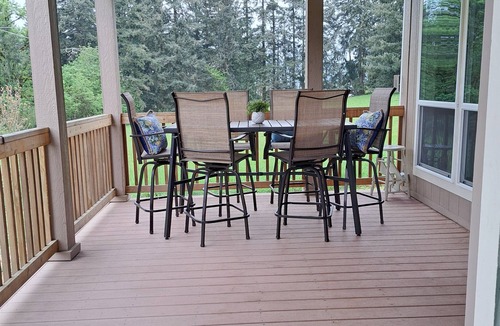 Pleasant Hill House | Country Peace, City Convenience