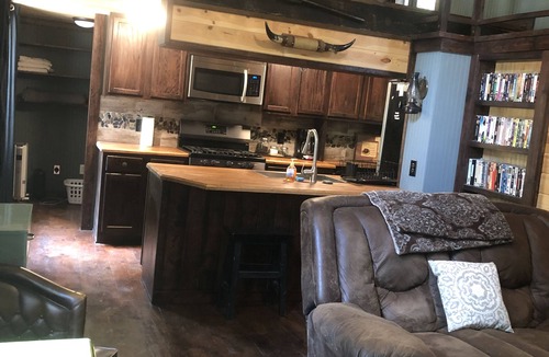 Lindale Cottage | Coyote Creek Loft Cabin with Wood Burning Stove, Firepit, Private Outdoor Area