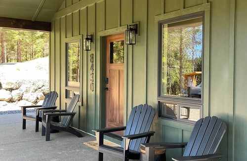 Willamina Cabin | Cozy 2-bedroom cabin minutes from Spirit Mountain casino