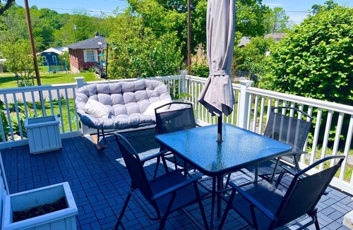 Noel House | Cozy 3 Bedroom Home walking distance to Shadow Lake Nightclub and Elk River!