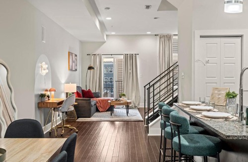 Fairmount Apartment | Cozy 3BR with Roofdeck MET Direct Subway to FIFA