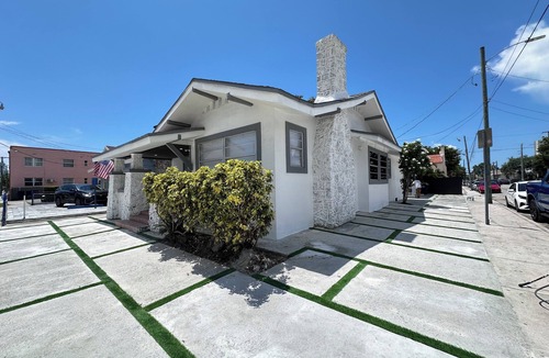 East Little Havana House | Cozy 4-bedroom house with AC and WiFi in welcoming Miami