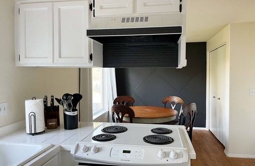 Five Oaks House | Cozy 4B w/Pool Table near Nike/Intel, Max Station