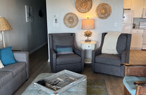 Gulf Place Condo | Cozy 4th Floor 2 BR/2 BA Condo in Gulf Place. Awesome view. Netflix included.