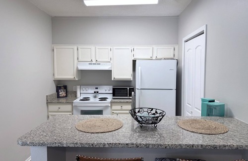 Brent Condo | Cozy Beachy Riverwalk Condo – Close to Downtown & Beaches