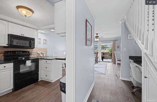 Villa Segunda House | Cozy Coastal Retreat just steps from the Beach!
