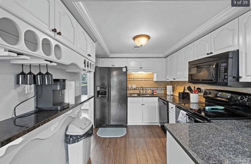 Villa Segunda House | Cozy Coastal Retreat just steps from the Beach!
