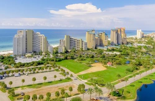 Baytowne Wharf Apartment | Cozy coastal studio with shared pool beach access and close to everything
