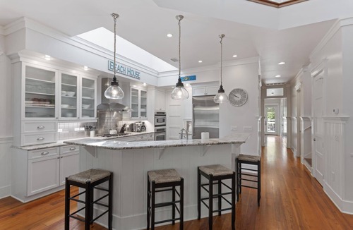 Watercolor House | Cozy Cottage Near Boathouse w/Grill