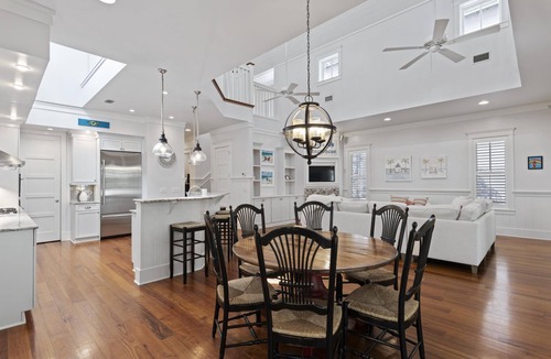Watercolor House | Cozy Cottage Near Boathouse w/Grill