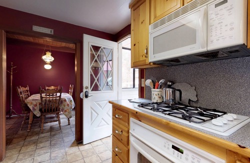 West Village House | Cozy Dog-Friendly Cabin with WiFi Near Shaver Lake, Village, & More