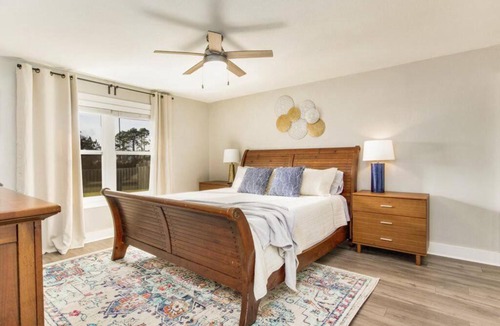 Gulf Breeze House | Cozy Home Minutes to Beaches