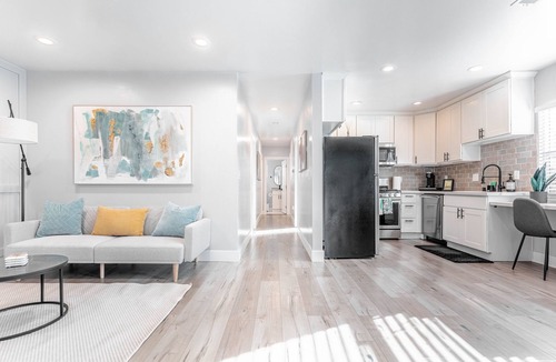 North Oak Park House | Cozy Home W loft near UCDavis Med Center/Downtown Sacramento Free parking
