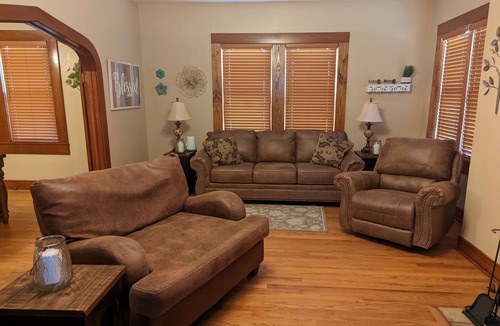 Frankston House | Cozy House only minutes to Lake Palestine & Pine Dunes Golf Course