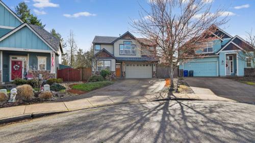 Keizer House | Cozy Keizer Escape -Firepit, BBQ & Near Portland home