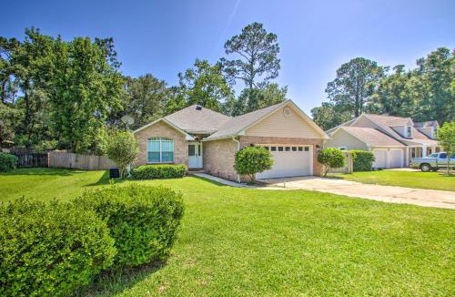 Brent House | Cozy-Modern Pensacola Home: Large Yard, Grill