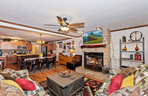 Boulder Bay Cabin | Cozy mountain haven with spa, game room, close to all Big Bear Lake attractions!