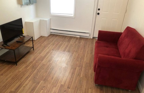 Perth Amboy Apartment | Cozy private 1-bedroom, own street entrance, convenient Perth Amboy location