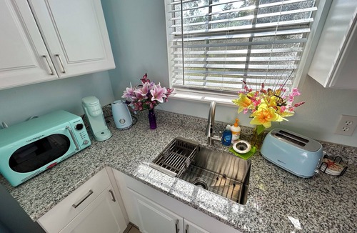 Florida Panhandle Apartment | Cozy Renovated Apt w King Bed 25 to Beach 20% Off A