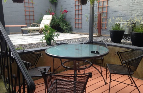 Germantown Apartment | Cozy studio on a pedestrian street in historic West Germantown in Philadelphia