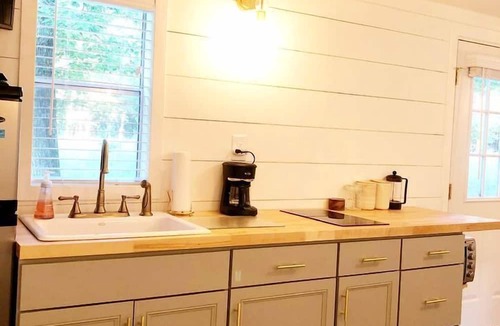 Mathias Cabin | Cozy Tiny House for a Peaceful Escape near Lost River, West Virginia