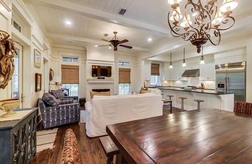 Forest District House | Cozy WaterColor Escape Near Beach Club