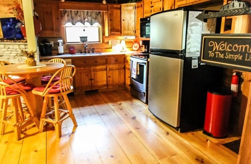 Todd Cabin | Creekside Serenade: Todd Cabin w/Hot Tub, Creekfront, 2 Kings & Fenced Yard