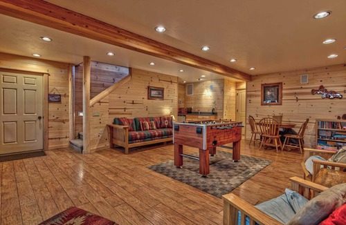 Oregon Water Wonderland Cabin | Custom Built Log Cabin, Deschutes River, floating