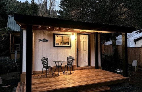 Idleyld Park Cabin | Cute Cozy Cabin for Two for a Romantic Escape in the Umpqua National Forest in Oregon