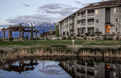 Genoa Condo | David Walley's Resort, 1br suite, Sunday check-in