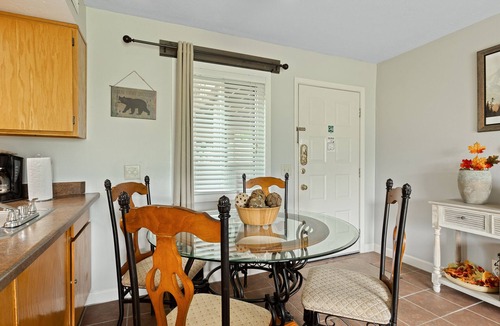 Gatlinburg Condo | Deer Ridge Mountain Resort C102 | Stunning Mountain Views + Pool!