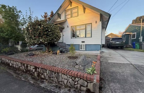 Vernon House | Dog‑Friendly Alberta Arts 2BR Home w/Fenced Yard