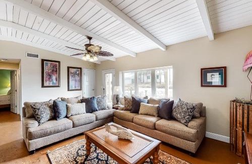 Villa Segunda House | Dog-friendly beach home with expansive deck amazing views & outdoor shower