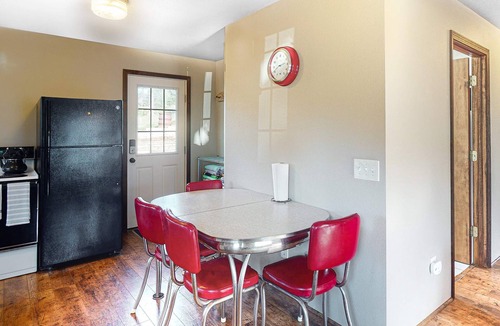 Netarts House | Dog Friendly Cottage with Deck WiFi and Washer Dryer Near Beaches Clamming