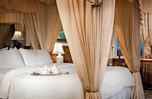 West Newport Bed & Breakfast | Dorymans Oceanfront Inn