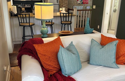 Historic District - North Apartment | Downtown Savannah Carriage House near Forsyth Park