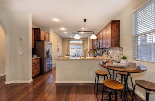 North Natomas House | Dragon House Garage Grill close to Airport Downtown Golden1 Arena Discovery Park