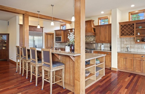 River West House | Drake Park Villa - River Front on Mirror Pond & Drake Park, Exquisite, Gourmet Kitchen