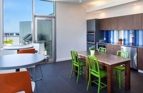 Theatre District Apartment | Dreamy Chinatown/Theater District 2BR w/W/D & Gym, nr T, by Blueground