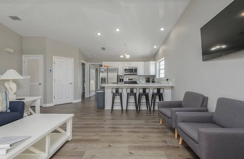 Bel Air House | Duplex w Private Pool Beach Access Prime PCB