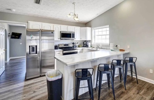 Bel Air House | Duplex w Private Pool Beach Access Prime PCB