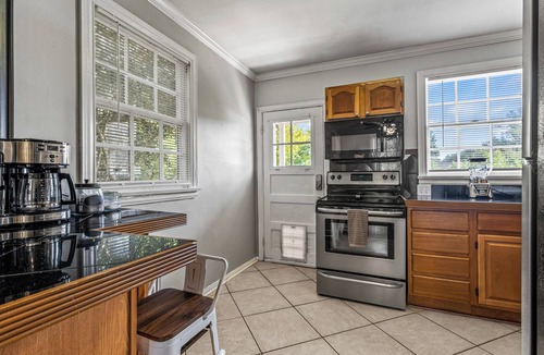 Southeast Pensacola Apartment | East Hill Oasis Near Beaches & Downtown